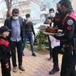 Polis abilerinden Bilal Emin'e doğum g&uuml;n&uuml; s&uuml;rprizi