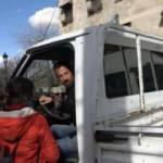 Sokak ortasında yalvardılar: Kurban olayım dur