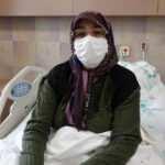 Ailesi ümidi kesti ama 60 yaşındaki kadın kovid-19 ve kısmi felci yenerek sağlığına kavuştu!