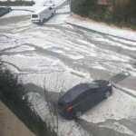 Ankara dolu yağışıyla beyaza b&uuml;r&uuml;nd&uuml;