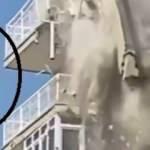 Bina yıkılırken düştü, ağır yaralandı