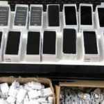 Bursa'da m&uuml;şteri kılığına giren polisten ka&ccedil;ak cep telefonu operasyonu