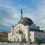Fransa'da cami inşaatına belediye desteği &uuml;lkeyi karıştırdı!