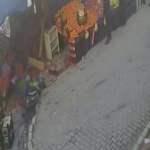 Esenyurt&rsquo;ta manava arabanın dalma anı g&uuml;venlik kamerasında