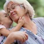 Rüyada ölmüş anneanne görmek ne demek? Rüyada ölmüş anneanneye sarılmak...