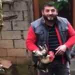'Anne' diye bağıran horoz kesilmekten kurtuldu