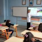 Bakan Selçuk'tan canlı sınıf açıklaması