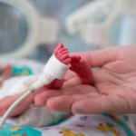 1900 gram doğan bebeğin kalbindeki delik anjiyo yöntemiyle kapatıldı