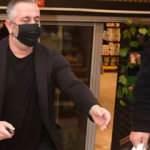 Cem Yılmaz yeni aracıyla kameralara yakalandı! Fiyatı dudak u&ccedil;uklattı