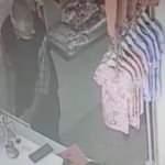 Güpegündüz geldi kasayı soyup gitti