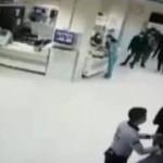 Hasta yakınlarının sağlık çalışanlarına saldırı anı kameraya yansıdı