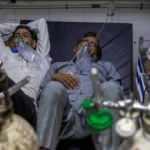 Hindistan'da vahim tablo: Tek yatakta iki hasta