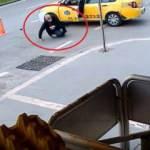 Taksiciyi yol ortasında &ccedil;ekip vurdular! 