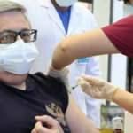 Aşısını oldu, Türkiye'ye mesaj gönderdi: Umarım siz de onaylarsınız