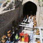 Hasankeyf'teki K&uuml;&ccedil;&uuml;k Saray'ın baraj suyundan etkilenmemesi i&ccedil;in harekete ge&ccedil;ildi