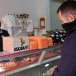 Adıyamanlı kasap askıda et uygulamasıyla takdir topladı!