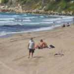 Antalya'da Kovid-19 tedbirlerini ihlal ederek denize giren 3 kişiye ceza