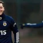 Mesut &Ouml;zil Ramazan'da g&ouml;n&uuml;llere girdi!