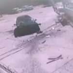 Otomobilin çarptığı cip devrildi! Korku dolu anlar kamerada