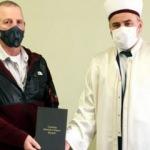 Ramazan ayından etkilendi M&uuml;sl&uuml;man oldu