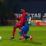 Beşiktaş, penaltı bekledi! Larin...