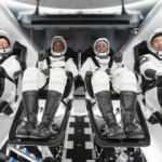SpaceX'in astronotları taşıyan kapsülü başarılı iniş yaptı
