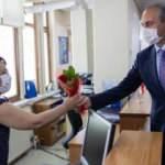 Bakan Gül Noterler Günü'nü kutladı, çalışanlara çiçek verdi