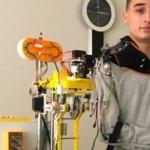 Lise öğrencisi mobil robot kol projesiyle dünya birincisi oldu