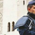 Macron boyun eğdi