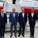 Tarihe geçen fotoğraf: Gökyüzünde kravatsız diplomasi