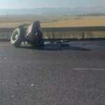 Kazada, trakt&ouml;r ikiye b&ouml;l&uuml;nd&uuml;: 2 yaralı