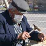 H&uuml;seyin amca oyduğu 450 taşı evinde sergiliyor