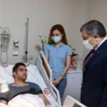 Bakan Koca’dan bıçaklı saldırıda yaralanan doktora geçmiş olsun ziyareti