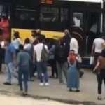 İstanbul'da İETT otob&uuml;s&uuml; kaza yaptı! Yolcular tahliye edildi