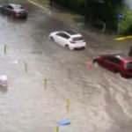 İstanbul'da kuvvetli yağmur: Yenibosna'da yolları su bastı