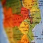 Mozambik'te ilkokula giden her 100 &ccedil;ocuktan sadece 6'sı okuma yazma biliyor