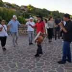 Diyarbakır’da bin yıllık köprüde tarihi halay   