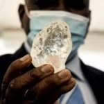 D&uuml;nyanın &uuml;&ccedil;&uuml;nc&uuml; b&uuml;y&uuml;k elması, Botsvana'da bulundu