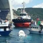 İstanbul'da gemi balık&ccedil;ı teknesine &ccedil;arptı! &Ouml;l&uuml; ve yaralılar var