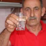 İzmir'in yıllardır sorunu olan körfezdeki lağım kokusu şimdi de musluk suyunda!