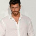 Ünlü oyuncu Can Yaman İtalya'da çocuklar için dernek kurdu!