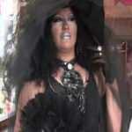 Makyajla Bülent Ersoy oldu, görenler sıraya girdi