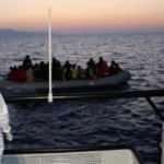 T&uuml;rk kara sularına itilen 32 d&uuml;zensiz g&ouml;&ccedil;men kurtarıldı