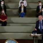 Doktora &ouml;ğrencileriyle buluşan Cumhurbaşkanı Erdoğan'dan son dakika a&ccedil;ıklamalar