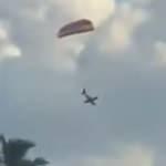 İnanılmaz başarı: Havada arızalanan uçağı paraşütle indirdi