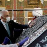 Kabe Kuşağı Fatih Sultan Mehmet'in T&uuml;rbesi'ne yerleştirildi