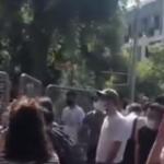 LGBT'lilerden başörtülü kadınlara taciz!