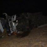 Siverek’te buğday yüklü kamyon ile tır çarpıştı: 1'i ağır 3 yaralı