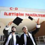 Baba ile oğlu aynı fakülteden birlikte mezun olmanın sevincini yaşıyor