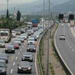  "Kilit kavşak" Kırıkkale'de bayram öncesi trafik yoğunluğu arttı  